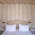 Pensión La Maison Kalogera