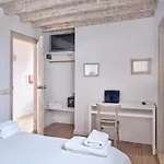 Pensión La Maison Kalogera 3*