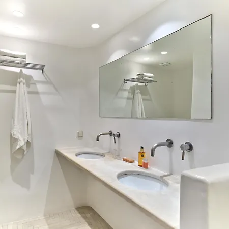 Pensión La Maison Kalogera 4*