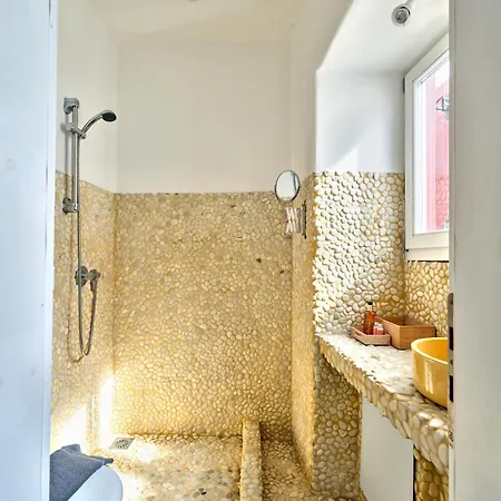 Pensión La Maison Kalogera 4*